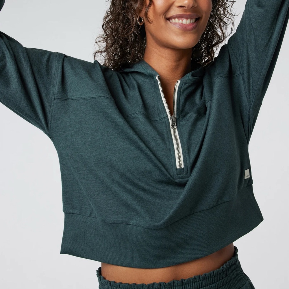 Vuori Halo Half Zip Cropped Hoodie - Picture 4 of 11